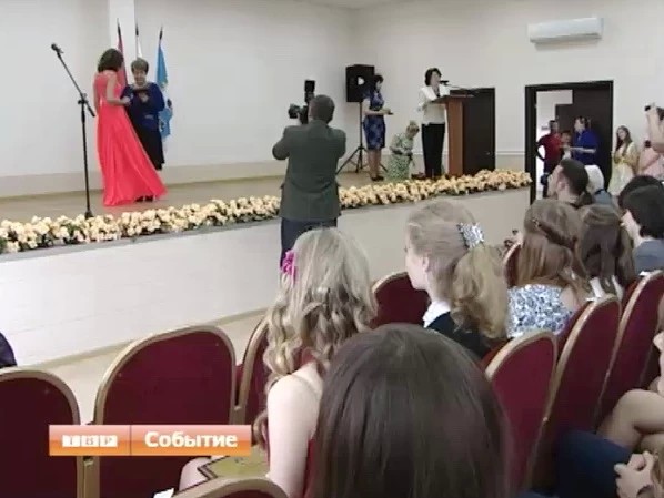 56 медалистов района