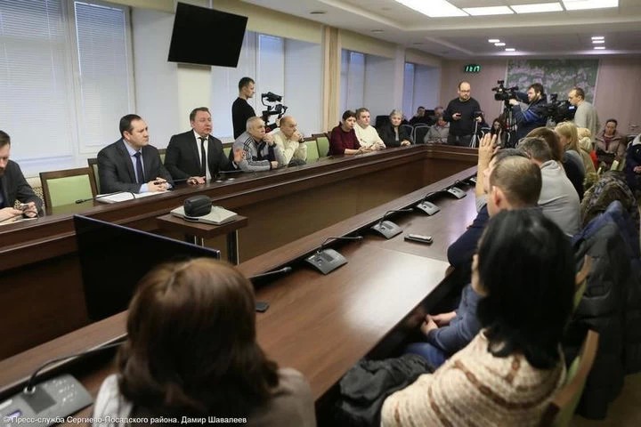 Глава района взял под личный контроль строительство дома на Фестивальной
