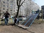 В Сергиевом Посаде демонтируют опасные детские площадки