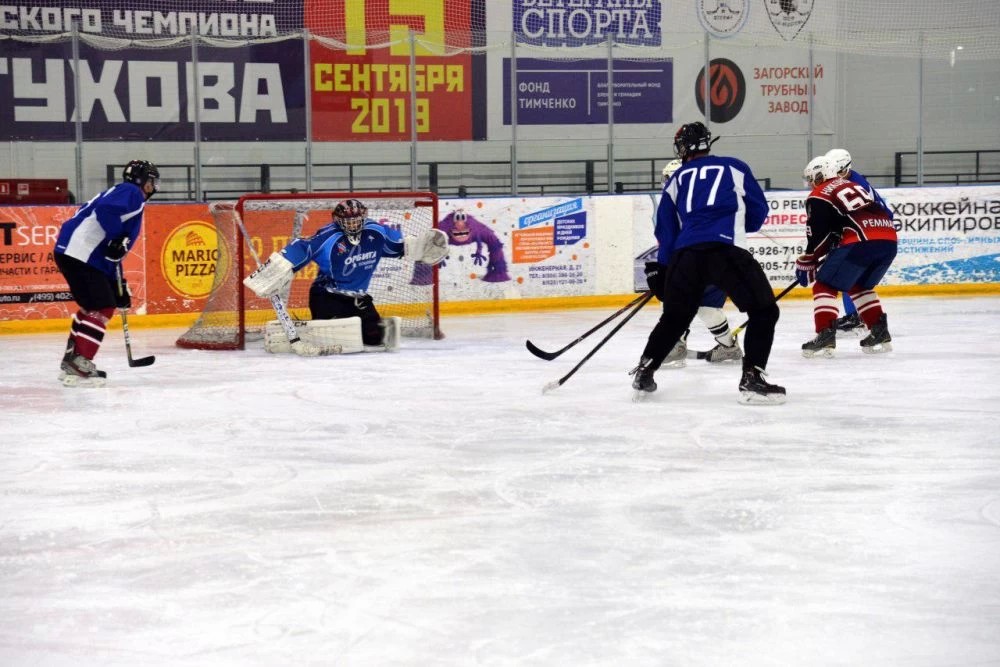 На ледовой арене «Сергиев Посад» прошли игры 5-го тура кубка по хоккею