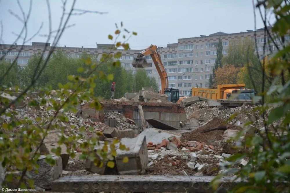 К сносу недостроя приступили в Краснозаводске