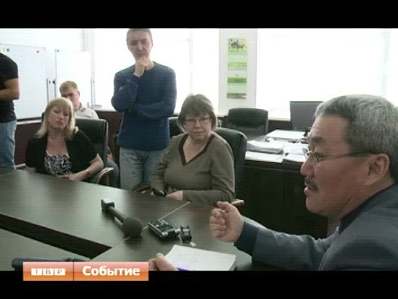 Городская администрация в свою очередь дала свои комментарии относительно того, как действовать жителям, получающим сразу две квитанции на оплату