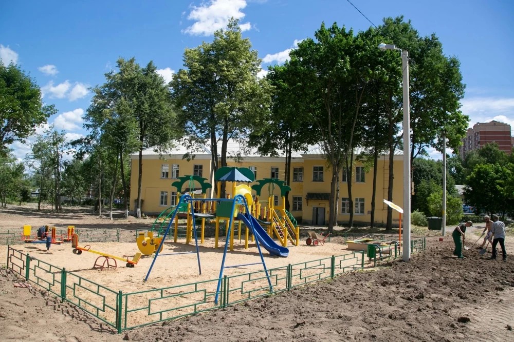 22 двора благоустроят комплексно
