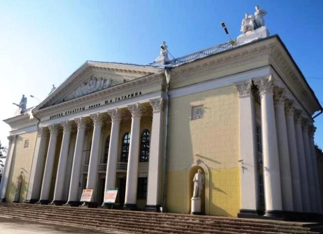 Во Дворце культуры имени Ю.А. Гагарина открылся прием заявок сразу на три фестиваля.