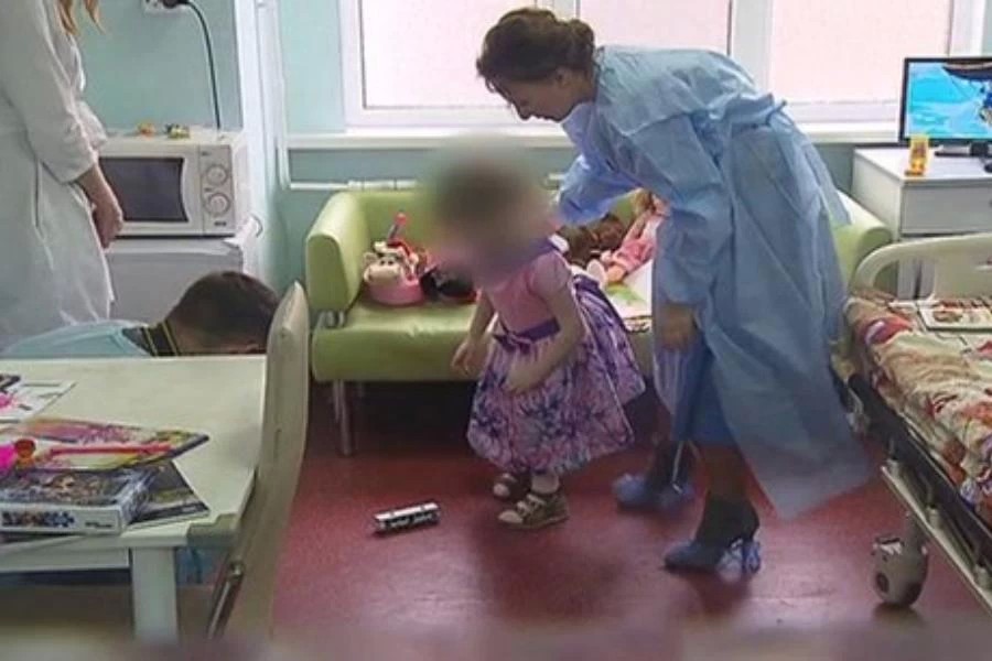 Девочку­«маугли» спасли благодаря бдительности соседей