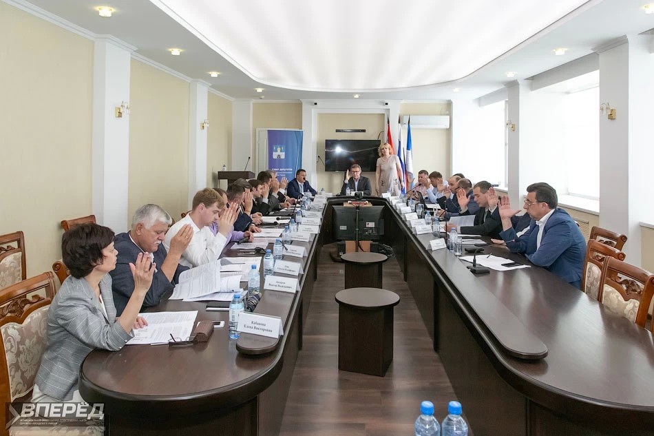 Глава района отчитался перед депутатами