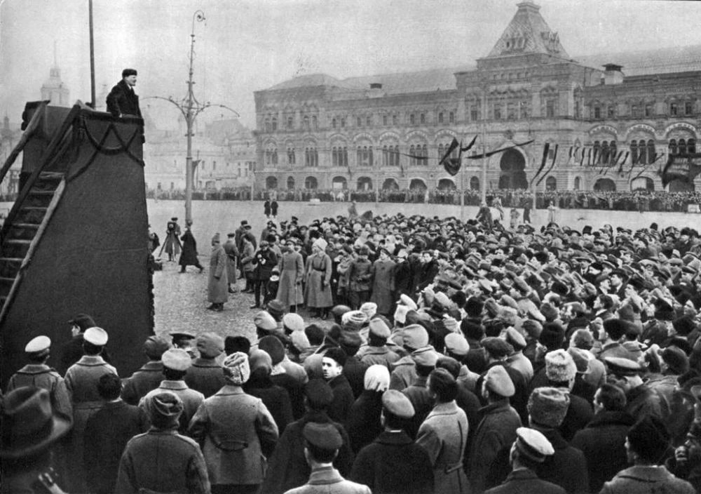 О праздновании первой годовщины Великой Октябрьской революции