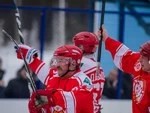 Свои сыграли с нашими