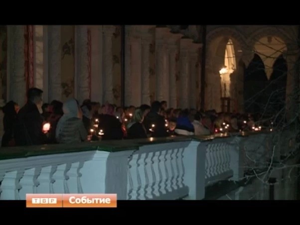 Звон колоколов и крестный ход. Православный мир отмечает праздник Святой Пасхи