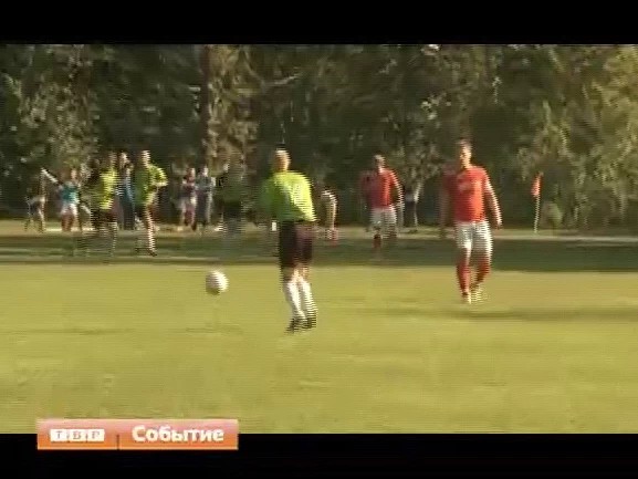 Большой спорт с местным колоритом. В Пересвете состоялся матч по футболу на кубок района