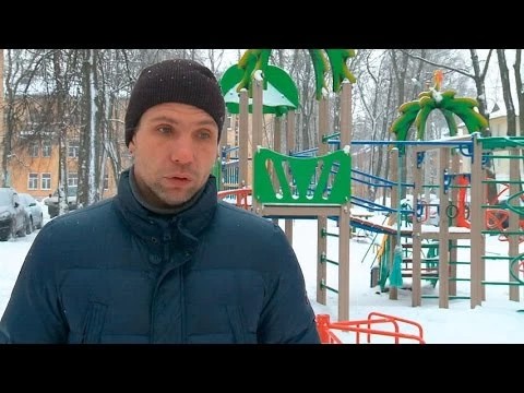 Идёт зимняя очистка детских площадок
