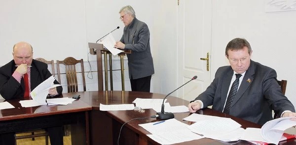 Слово за депутатами