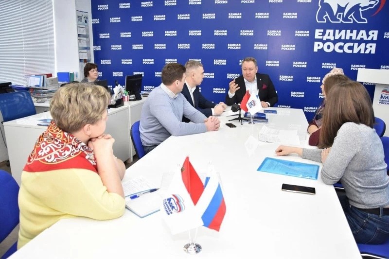 Михаил Токарев провёл прием жителей в общественной приёмной «Единой России»
