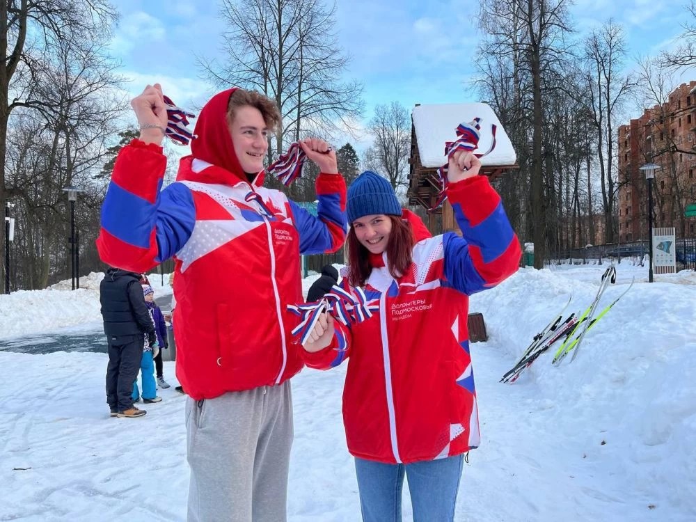 Акция поддержки российских лыжников прошла в парке «Скитские пруды»