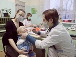 Детские врачи принимают