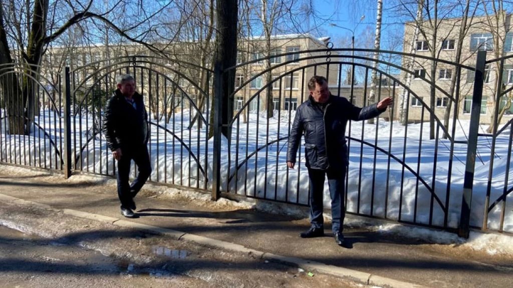 Алексей Вохменцев провёл проверку прилежащих к Избирательным участкам территорий