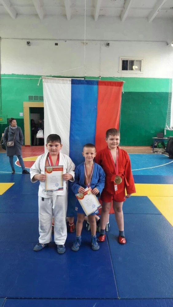 В бой идут одни пареньки