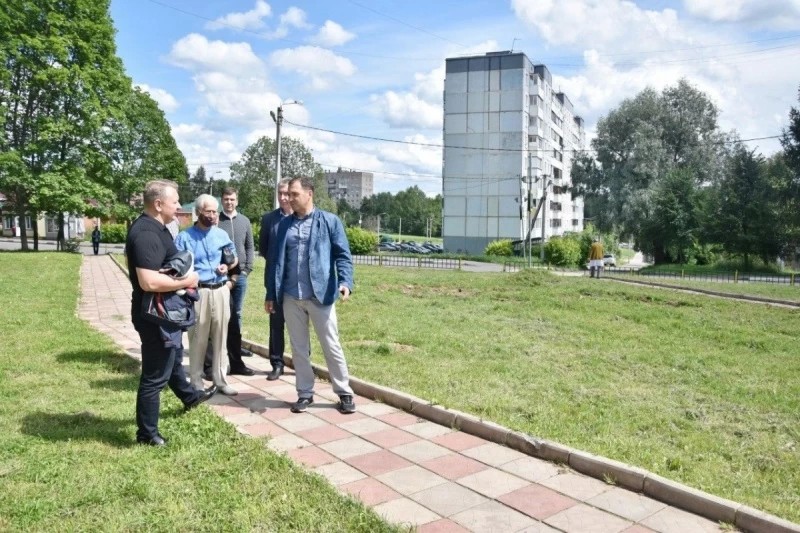 Глава Сергиево-Посадского округа взял на контроль ход капремонта в Скоропусковском