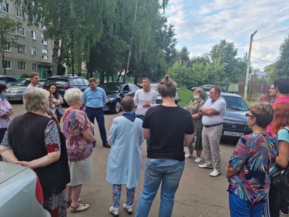 Хоккейную коробку в Птицеграде заменят на новую