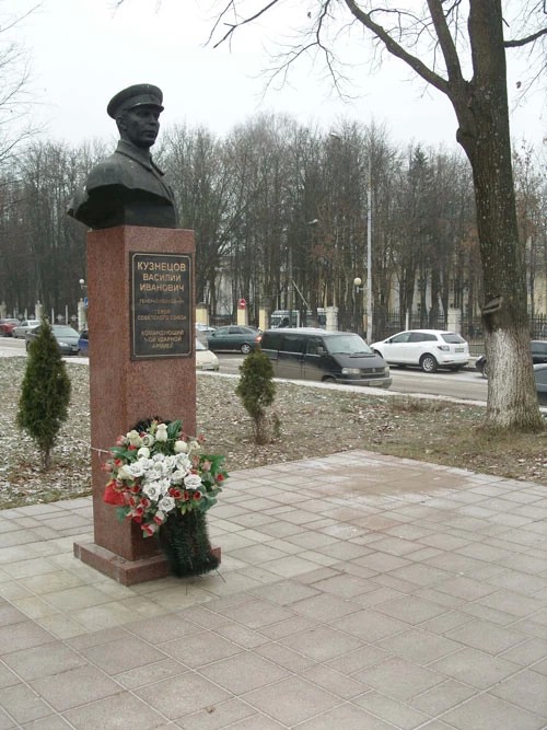 Больше Платонов!