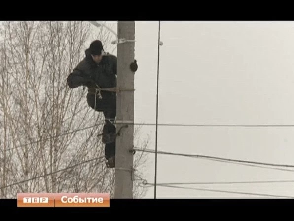 В деревне Марьино рядом со школой установили светильники с энергосберегающими лампами