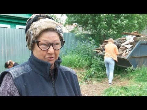 Молодогвардейцы оказали помощь пенсионерке