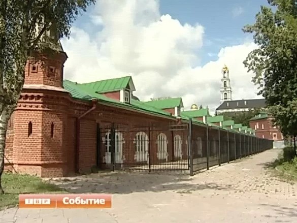 Керамическое, швейное и токарное производства в лаврских Торговых рядах