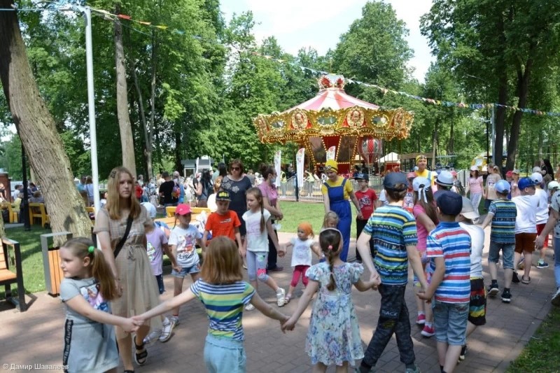 В парке “Скитские пруды” открылась карусель