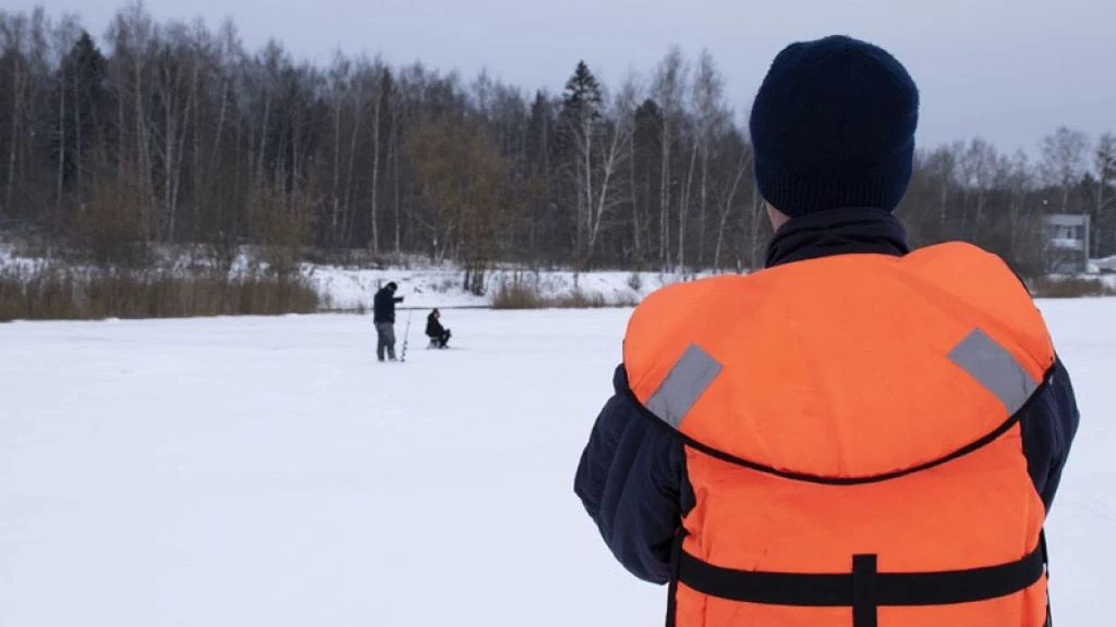 Выход на лед опасен!
