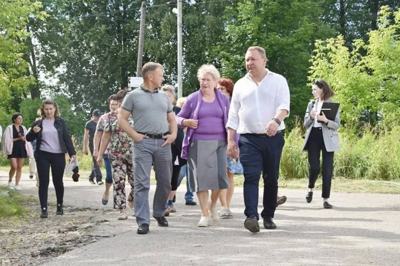 Михаил Токарев провел встречу с жителями Мишутино