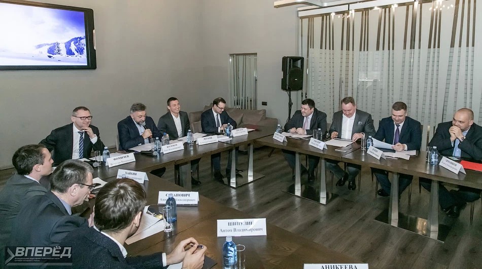 Парк-отель «Пересвет» принял выездное заседание комитета Мособлдумы по делам молодёжи и спорта