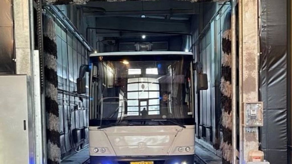 Автоматическая мойка для пассажирского автотранспорта