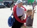 Бабушки спешат на помощь