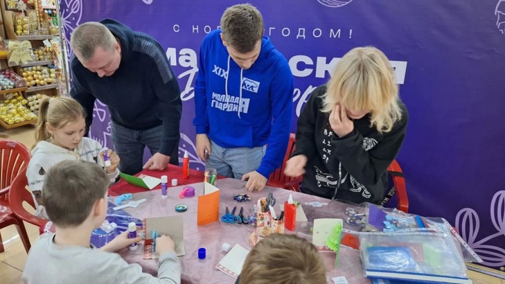 «МастЕРская Деда Мороза» в Хотькове встретила маленьких жителей Сергиево-Посадского округа