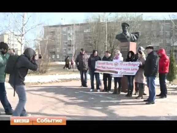 В преддверии объявленного с 1 апреля месячника по благоустройству в Сергиево-Посадском районе прошли первые субботники