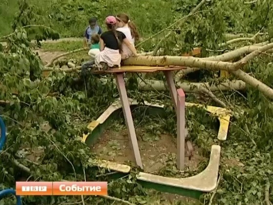 Мини-ураган прошел по району ночью