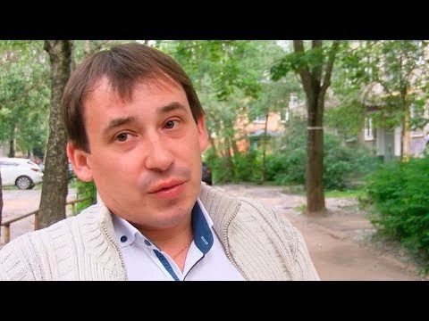 У 92-го дома на Угличе парковка «поедает» детскую площадку