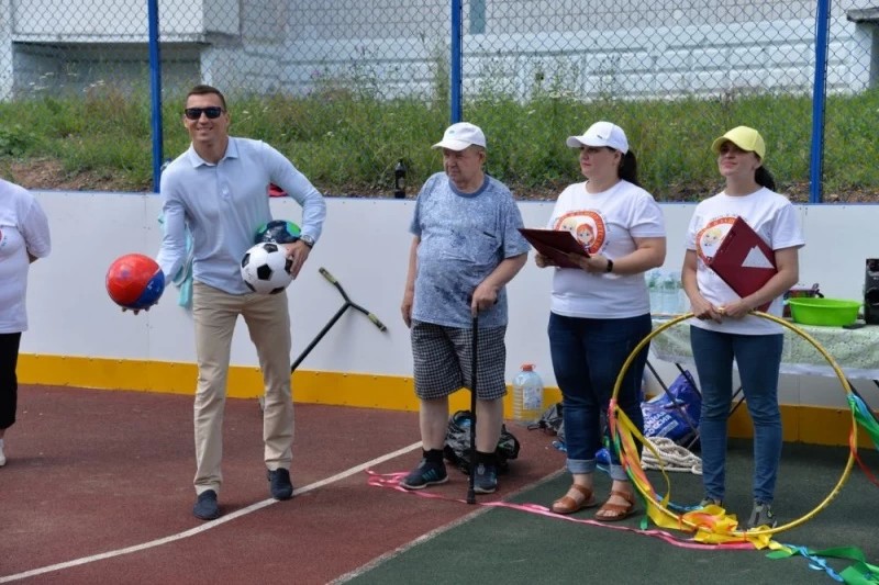 Волонтёры взяли шефство над спортивной площадкой в Загорских Далях