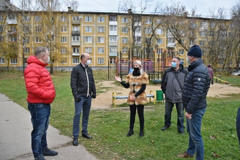 Благоустройство двора на Новоугличском шоссе - перенесено