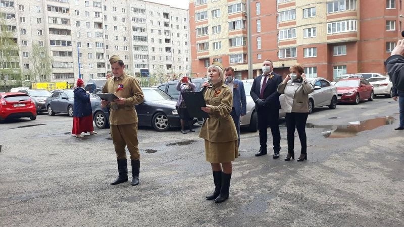 В Сергиевом Посаде ветеранов поздравляют песнями