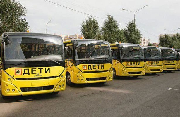 Автопарк школьных автобусов в Подмосковье обновят