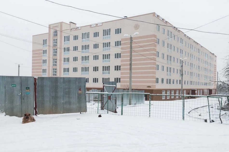 Парковка рухнула. Дом будут спасать