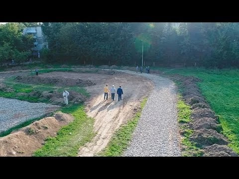 На стадионе Углича отсыпают подушку футбольного поля и беговых дорожек