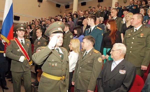 Защитников поздравили