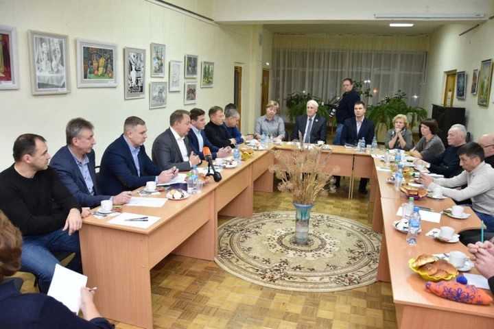 Старосты деревень обсудили с Михаилом Токаревым вопросы «мусорной» реформы и газификации