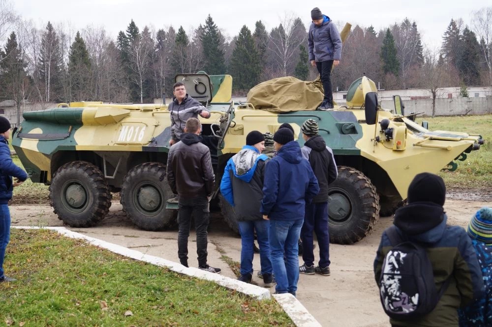 В ОМОН «Пересвет» прошёл День открытых дверей для школьников
