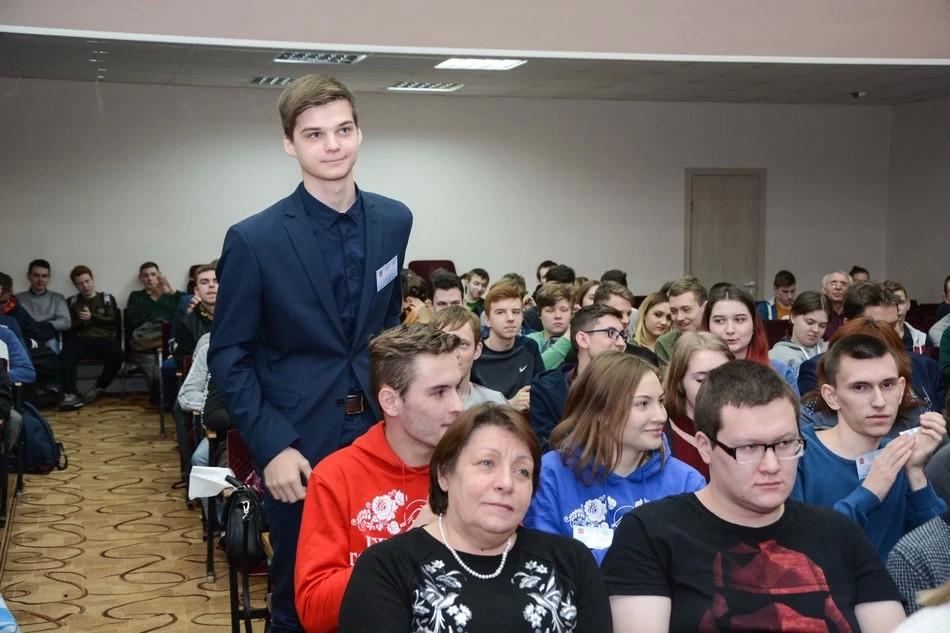 Дмитрий Емелин обошёл 11 мастеров в конкурсе профмастерства