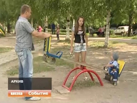 Российское Министерство труда и соцзащиты заявило, что в этом году родители двух и более детей смогут потратить 20 тысяч рублей материнского капитала на текущие нужды