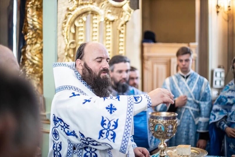 «Врачевство всего мира духовное»: праздник Смоленской иконы Божией Матери в Лавре