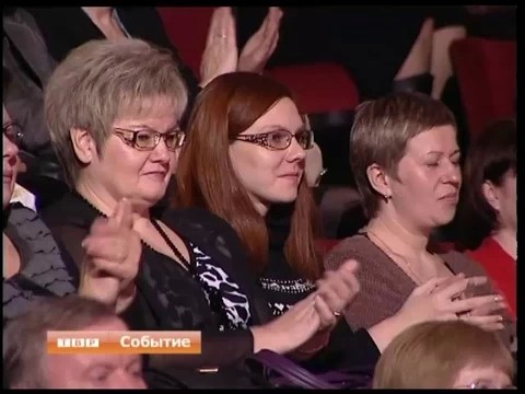 На вечере, посвященном 8 марта, мужчины признавались в зависимости
